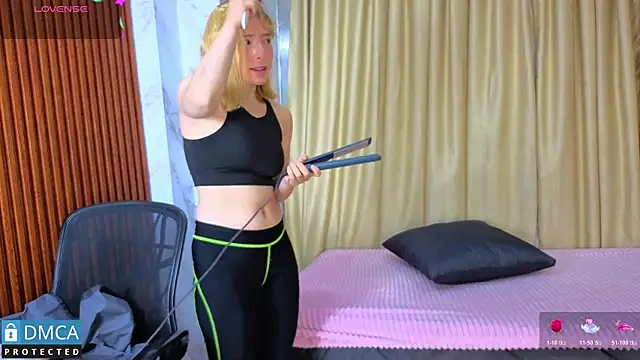 nena cupcake  online show from 03-28-26, 11:10