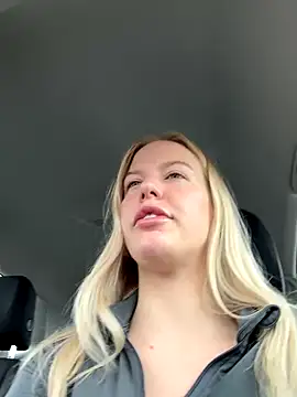 Snapshot of Chloemillerrxx chatting on 09-13-25, 02:17 Chloemillerrxx online show from 09-13-25, 02:17