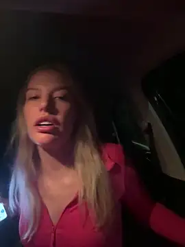 Snapshot of Chloemillerrxx chatting on 09-18-25, 09:17 Chloemillerrxx online show from 09-18-25, 09:17