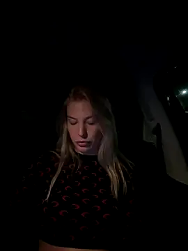 Snapshot of Chloemillerrxx chatting on 09-27-25, 08:58 Chloemillerrxx online show from 09-27-25, 08:58