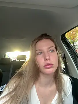 Snapshot of Chloemillerrxx chatting on 11-18-25, 02:43 Chloemillerrxx online show from 11-18-25, 02:43