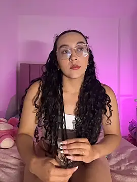 Snapshot of alehia_cute chatting on 07-14-26, 12:24 alehia cute online show from 07-14-26, 12:24