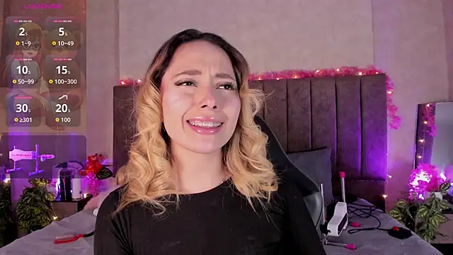 LanaMills  online show from 05-31-26, 04:42