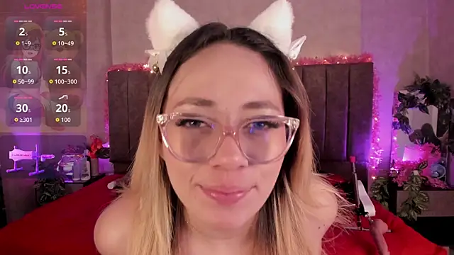 Snapshot of LanaMills_ chatting on 07-17-26, 04:30 LanaMills online show from 07-17-26, 04:30