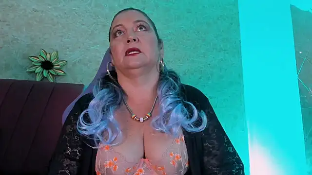 PalomaLombardi online show from 10-17-25, 08:11