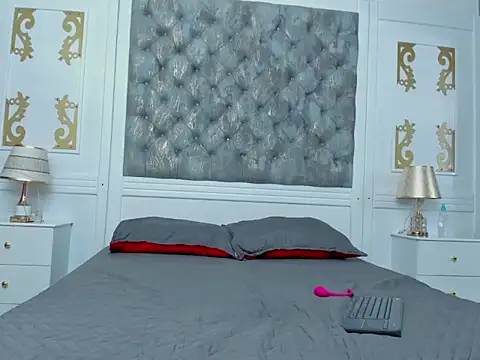 SashaHans online show from 10-30-25, 11:11