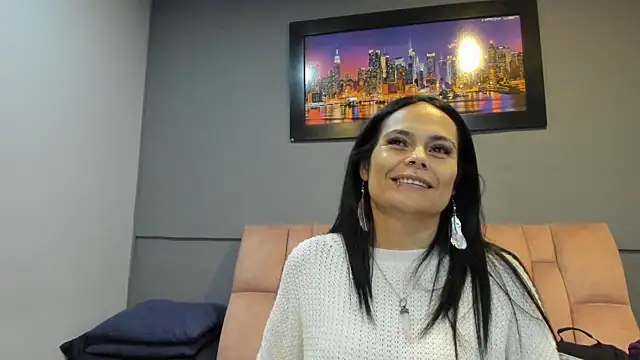 Snapshot of CharlotteCottin chatting on 07-27-26, 11:17 CharlotteCottin online show from 07-27-26, 11:17