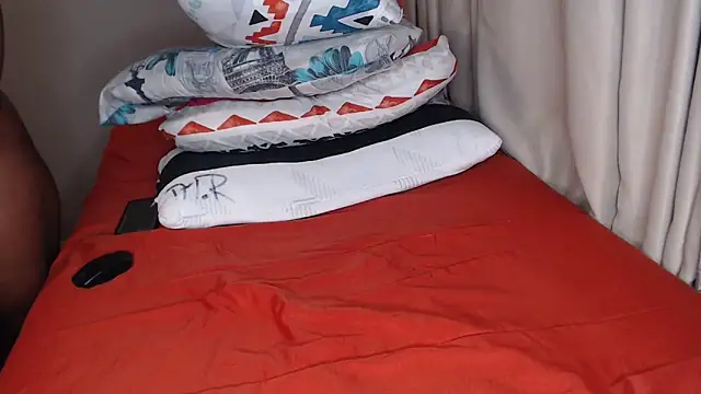 Lunalee online show from 04-10-26, 08:02