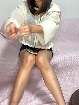 Snapshot of reina_00121 chatting on 10-10-25, 12:31 reina 00121 online show from 10-10-25, 12:31