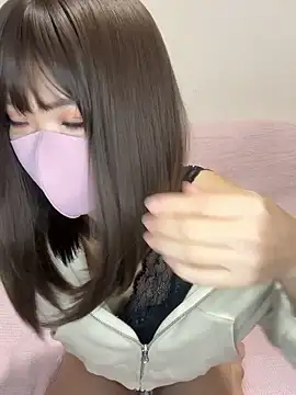 Snapshot of reina_00121 chatting on 11-04-25, 12:32 reina 00121 online show from 11-04-25, 12:32