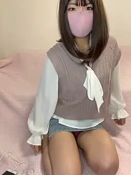 Snapshot of reina_00121 chatting on 11-06-25, 12:22 reina 00121 online show from 11-06-25, 12:22