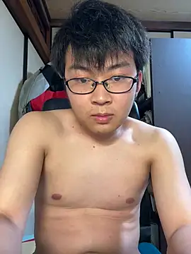 Snapshot of hiromu53 chatting on 07-28-26, 02:13 hiromu53 online show from 07-28-26, 02:13
