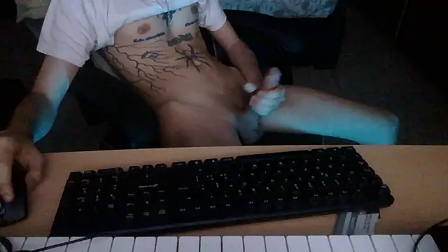 Snapshot of Kryk97 chatting on 06-07-26, 05:49 Kryk97 online show from 06-07-26, 05:49