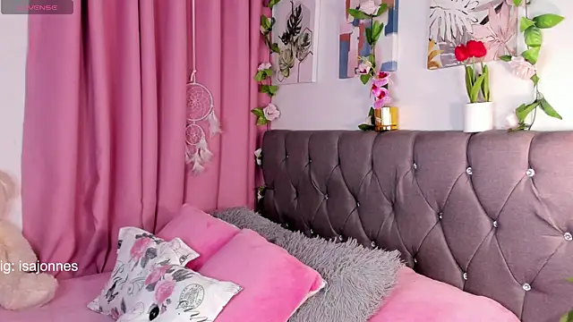 isajonnes18 online show from 04-16-26, 06:52