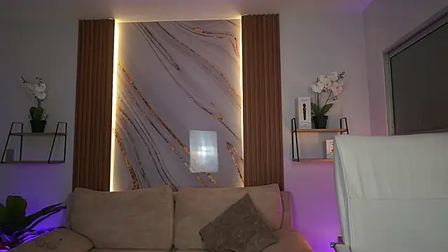 MilaCrave online show from 12-16-25, 11:37