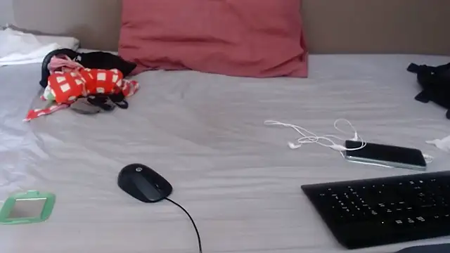 TALLHORNYBEAR online show from 09-26-25, 04:05