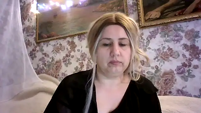 Snapshot of LustyyX chatting on 04-18-26, 04:11 LustyyX online show from 04-18-26, 04:11