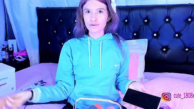 Sofiia cute  online show from 10-31-25, 04:02