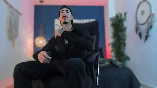 Donovan Desmond online show from 02-08-26, 02:59