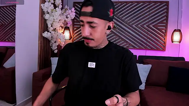 Donovan Desmond online show from 03-07-26, 03:36