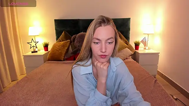 Snapshot of mishapallmer chatting on 10-20-25, 05:30 mishapallmer online show from 10-20-25, 05:30