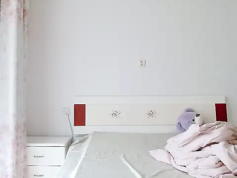 Snapshot of huihui520-- chatting on 09-25-25, 11:41 huihui520-- online show from 09-25-25, 11:41