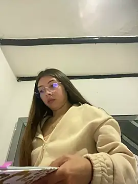 Snapshot of Sara-cooper2 chatting on 06-22-26, 03:58 Sara-cooper2 online show from 06-22-26, 03:58