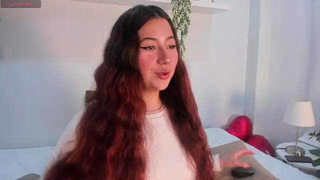 Nicolle Evanss  online show from 04-21-26, 03:46