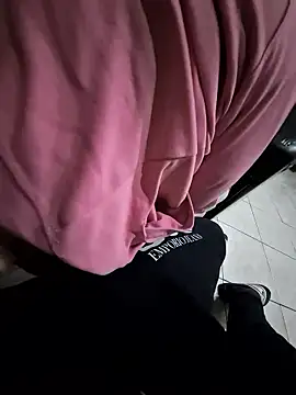 Snapshot of Monella52 chatting on 01-10-26, 02:30 Monella52 online show from 01-10-26, 02:30