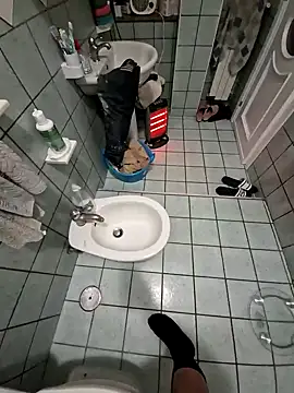 Snapshot of Monella52 chatting on 01-14-26, 05:51 Monella52 online show from 01-14-26, 05:51