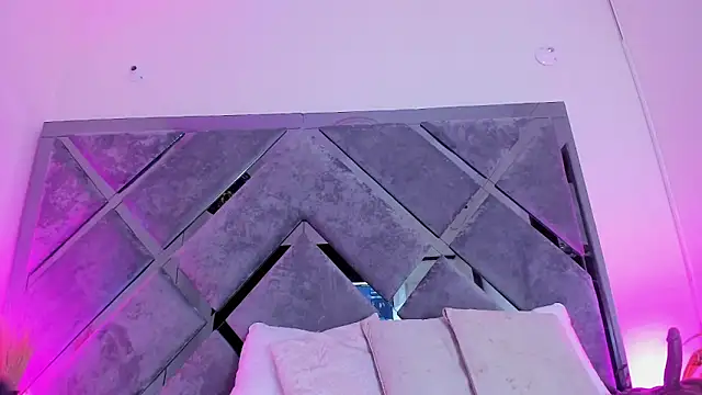 Snapshot of Sweet_Salome1 chatting on 02-06-26, 01:47 Sweet Salome1 online show from 02-06-26, 01:47