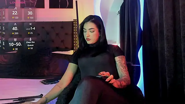 Snapshot of scarlet106 chatting on 09-14-25, 12:43 scarlet106 online show from 09-14-25, 12:43