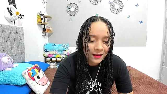 nay and aleja1 online show from 10-04-25, 03:37