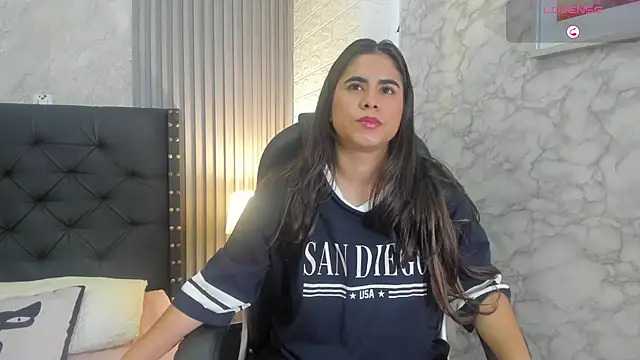 Snapshot of alicy__torres chatting on 02-26-26, 12:15 alicy torres online show from 02-26-26, 12:15