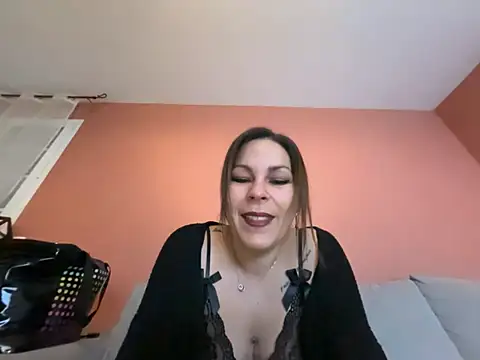 Snapshot of minettedusud chatting on 02-19-26, 07:26 minettedusud online show from 02-19-26, 07:26