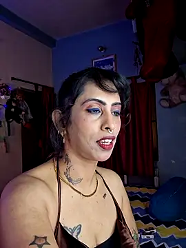 Snapshot of Love_Beauty01 chatting on 05-06-26, 06:35 Love Beauty01 online show from 05-06-26, 06:35