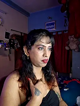 Snapshot of Love_Beauty01 chatting on 05-22-26, 04:34 Love Beauty01 online show from 05-22-26, 04:34