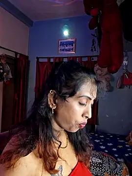 Snapshot of Love_Beauty01 chatting on 05-30-26, 06:16 Love Beauty01 online show from 05-30-26, 06:16