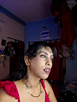 Snapshot of Love_Beauty01 chatting on 06-04-26, 06:47 Love Beauty01 online show from 06-04-26, 06:47