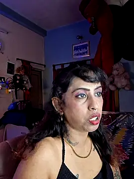 Snapshot of Love_Beauty01 chatting on 06-11-26, 06:28 Love Beauty01 online show from 06-11-26, 06:28