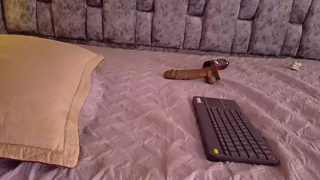 Lizbeth Rouse online show from 01-05-26, 05:27