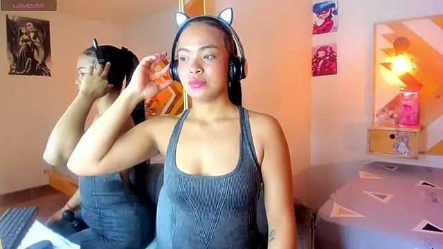 Snapshot of SoleneFontaine chatting on 10-17-25, 11:57 SoleneFontaine online show from 10-17-25, 11:57