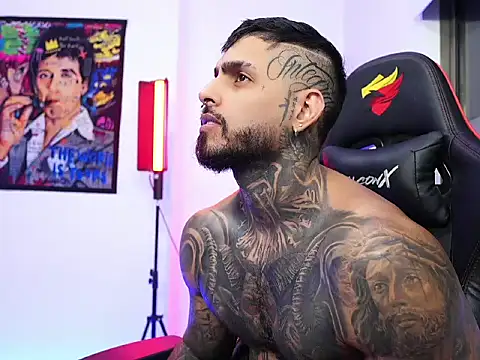 logan hugh8 online show from 10-28-25, 01:53