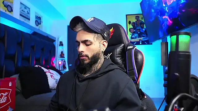 logan hugh8 online show from 02-24-26, 06:11