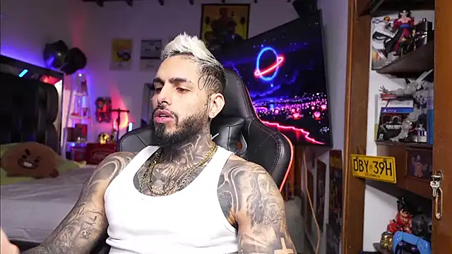 logan hugh8 online show from 03-18-26, 02:58