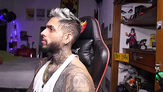 logan hugh8 online show from 04-10-26, 06:07