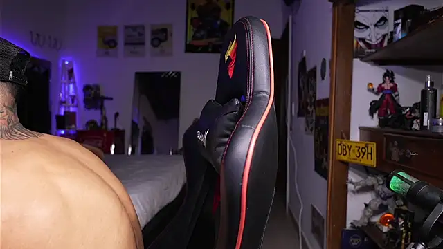 logan hugh8 online show from 04-19-26, 12:00