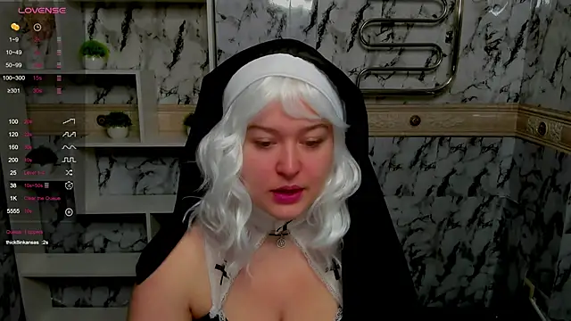 HelenHartt online show from 10-28-25, 01:53