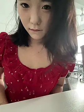 Snapshot of luluya1314 chatting on 05-21-26, 10:11 luluya1314 online show from 05-21-26, 10:11