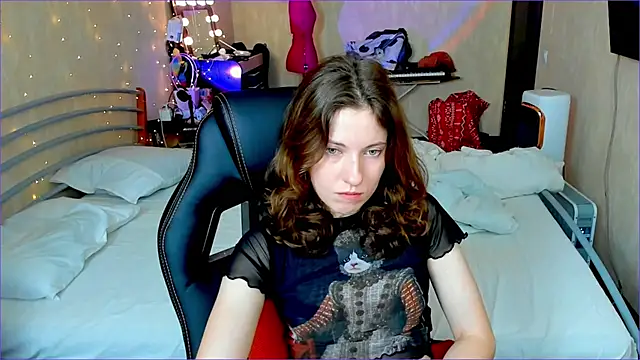 Snapshot of Agata_in_Wonderland chatting on 09-18-25, 12:34 Agata in Wonderland online show from 09-18-25, 12:34